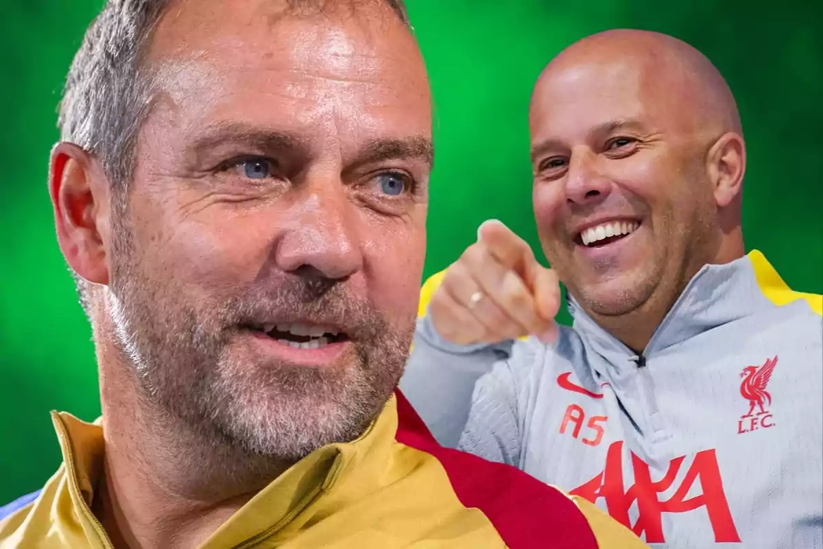 Dos hombres sonrientes en un fondo verde, uno de ellos lleva una chaqueta con el logo de un equipo de fútbol.