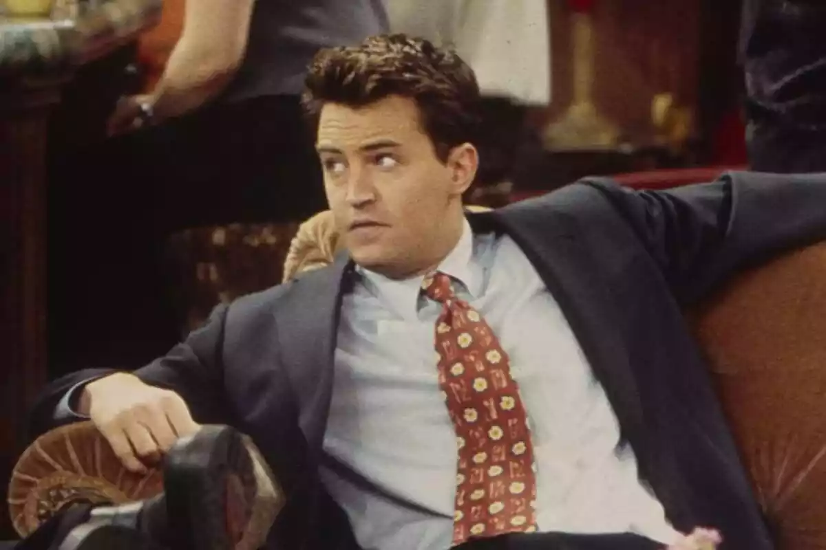 Captura d'una escena de 'Friends' amb Chandler Bing, interpretat per l'actor Matthew Perry