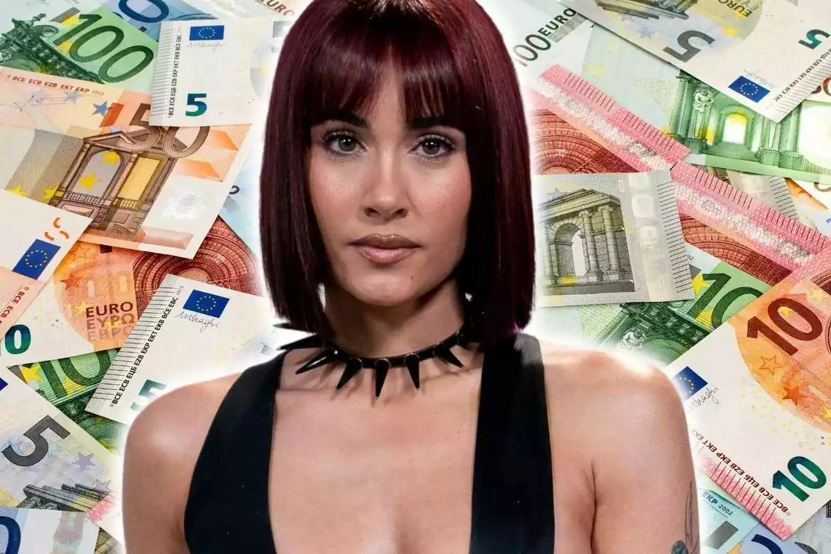 Fotomuntatge d'Aitana Ocaña amb fons ple d'euros