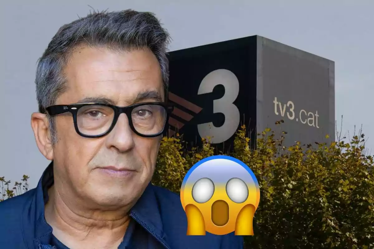 Home amb ulleres davant d'un edifici amb el logotip de TV3 i un emoji sorprès.