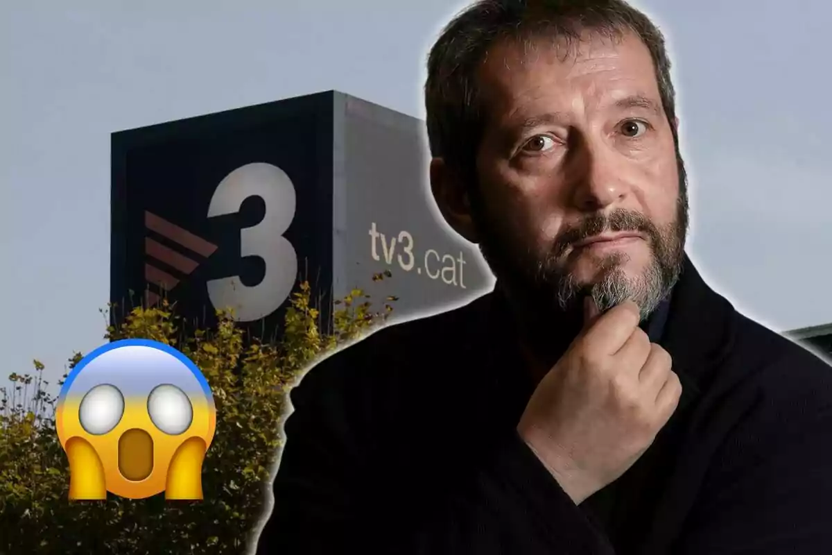 Un hombre pensativo con una mano en el mentón frente a un cartel de TV3 y un emoji sorprendido.