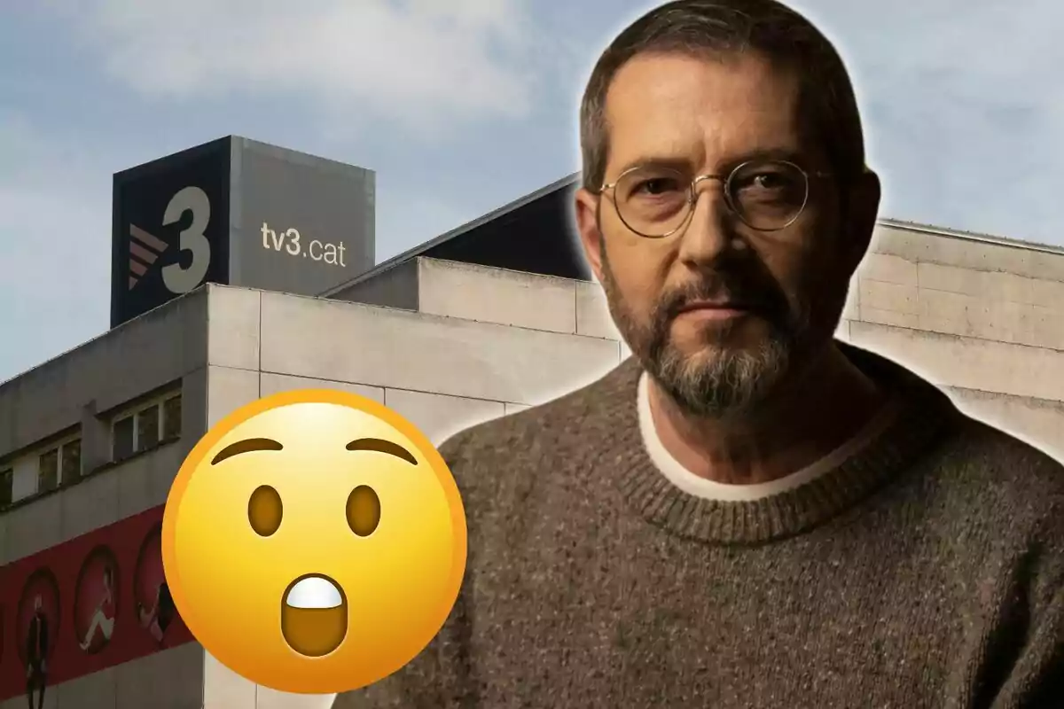 Un hombre con gafas y barba frente a un edificio con el logo de TV3 y un emoji sorprendido en primer plano.