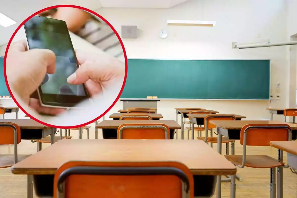 Fotomuntatge amb una imatge de fons d'una classe buida d'institut des del darrere i al capdavant una rodona vermella amb una persona usant un telèfon mòbil