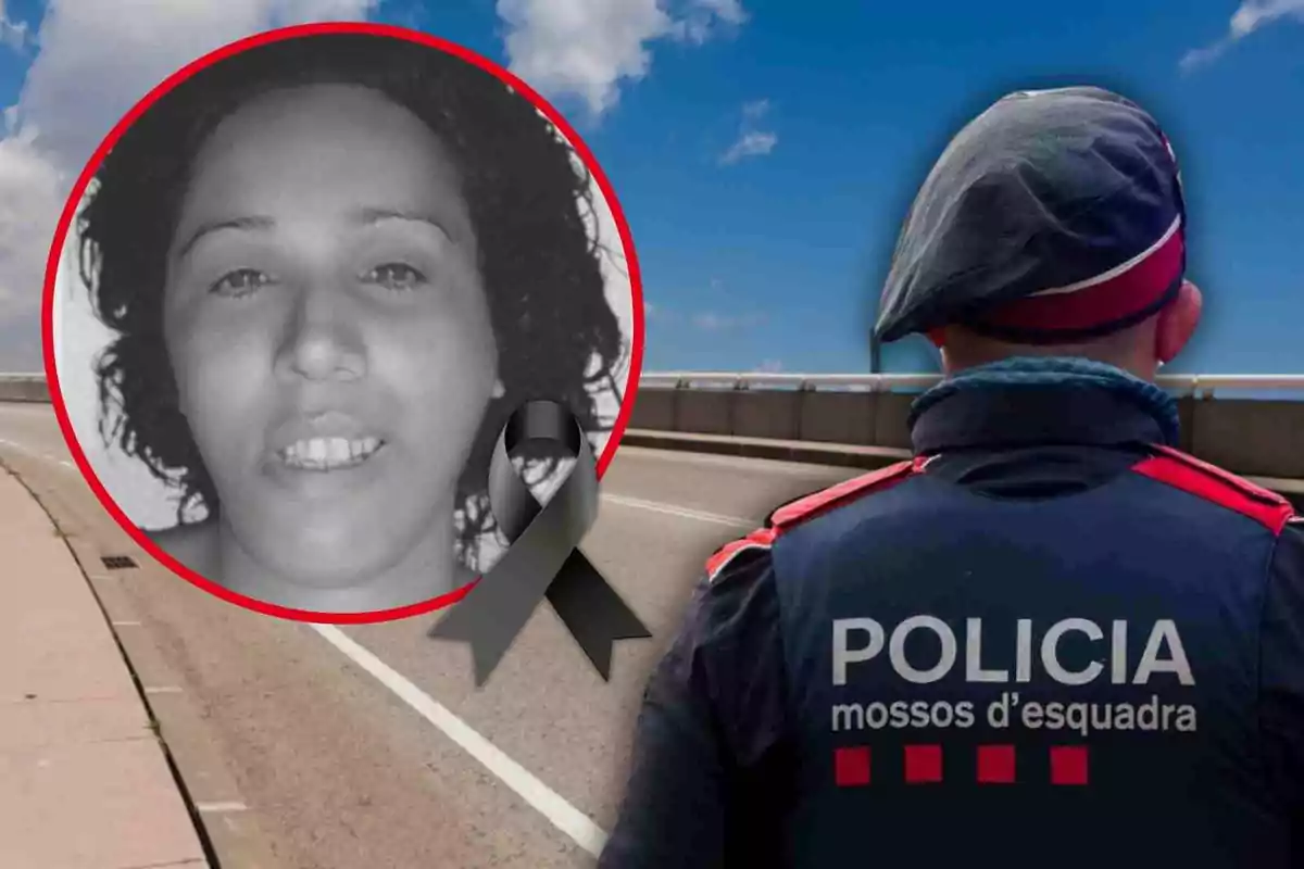 Un agent dels Mossos d'Esquadra d'esquena a una carretera al costat d'un cercle amb la imatge en blanc i negre de 'la dona de la carretera' i un llaç negre de dol.