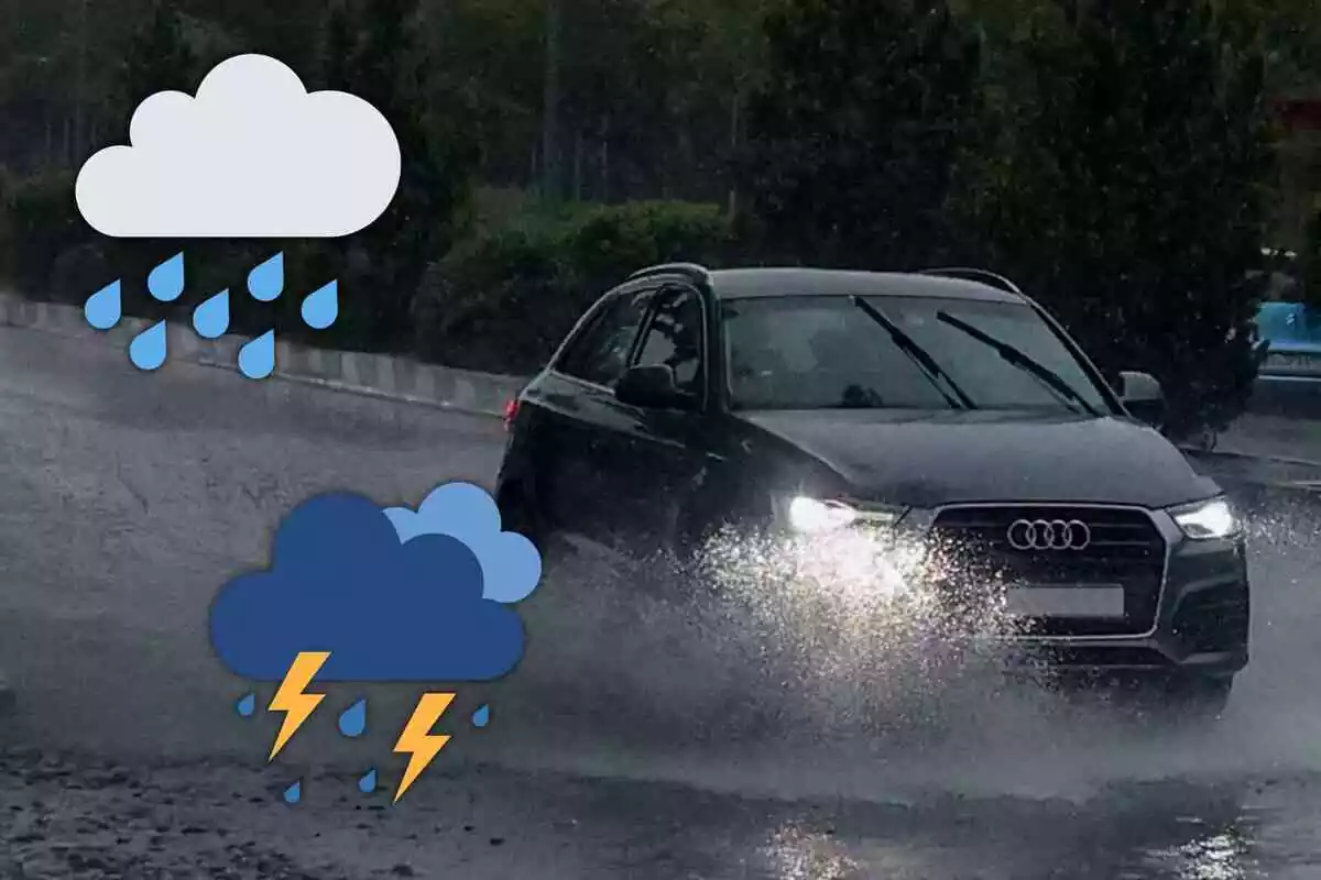 Fotomuntatge amb fons d'un cotxe en una carretera amb pluja i dos emojis al capdavant de pluja i tempesta