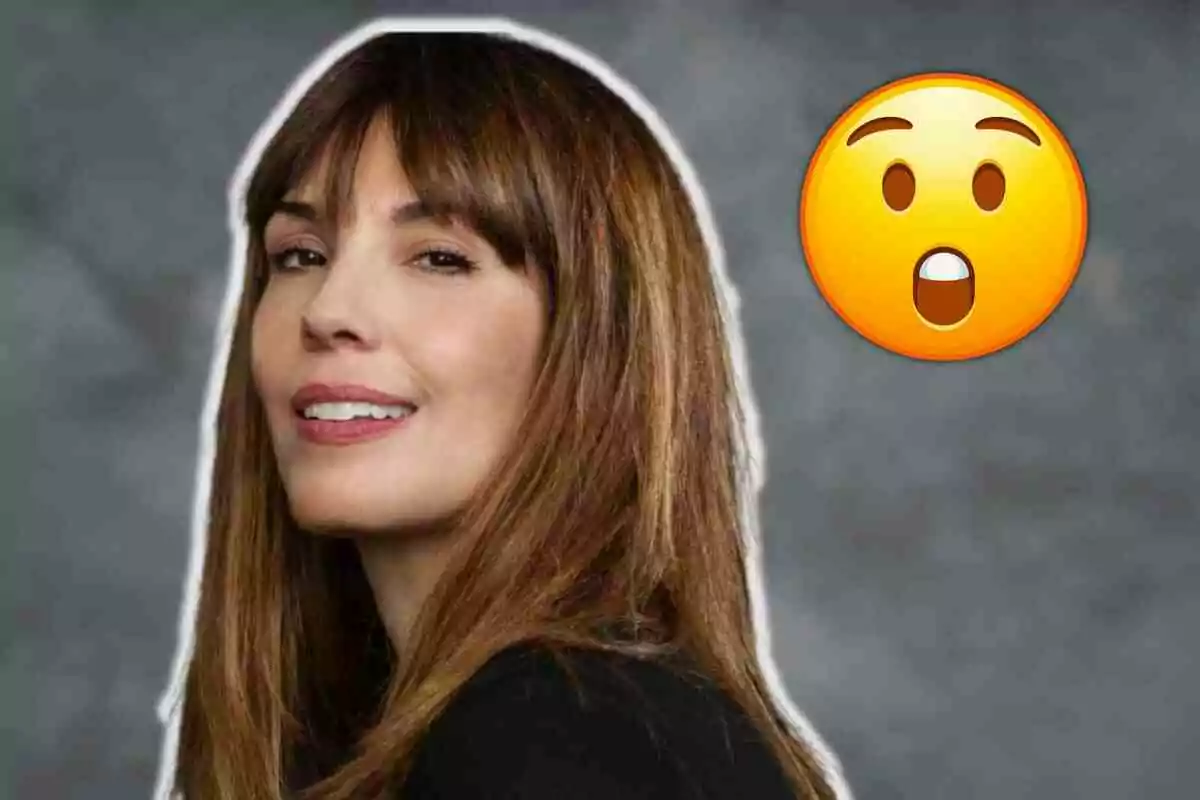 Olalla Moreno somrient amb cabell castany i un emoji de cara sorpresa al seu costat.