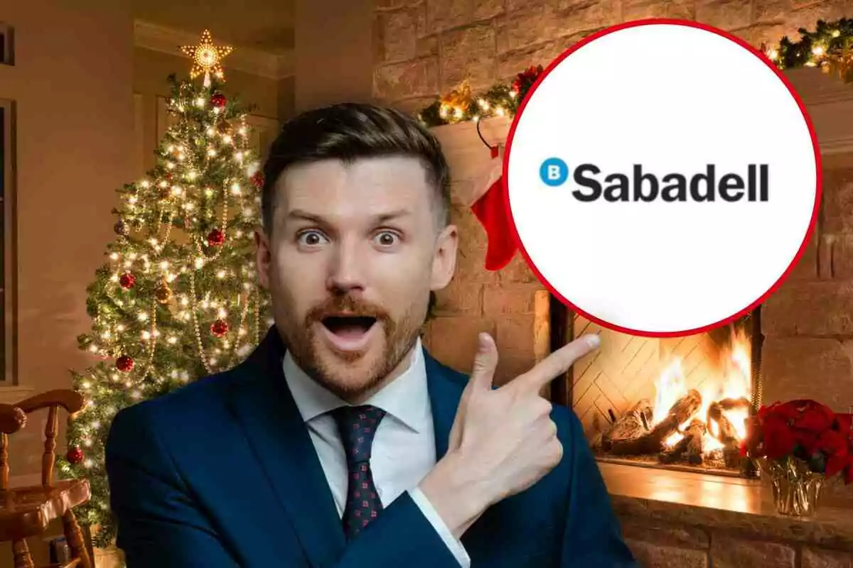 Hombre sorprendido señalando un logotipo de Sabadell con un árbol de Navidad y una chimenea decorada al fondo.