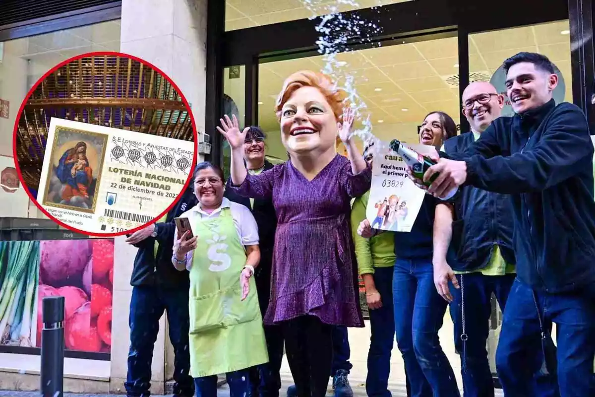 Fotomuntatge d'un grup de persones celebrant la Grossa de Cap d'Any, amb un bitllet de la Loteria de Nadal