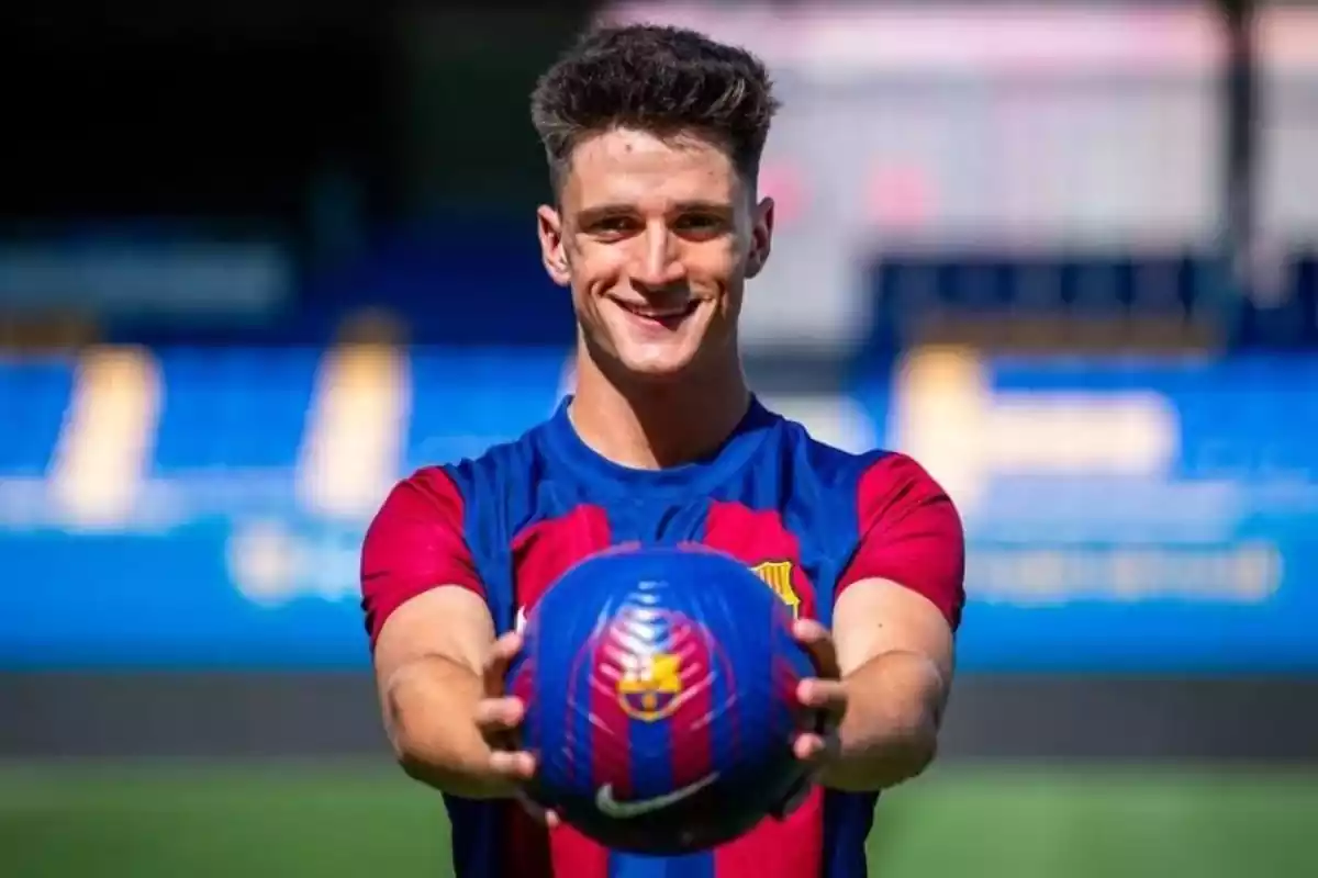 Pau Víctor seguirà al Barça