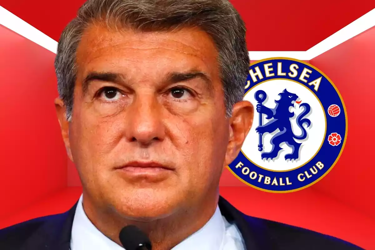 El president del FC Barcelona, Joan Laporta, en primer pla amb l'escut del Chelsea anglès de la Premier League.