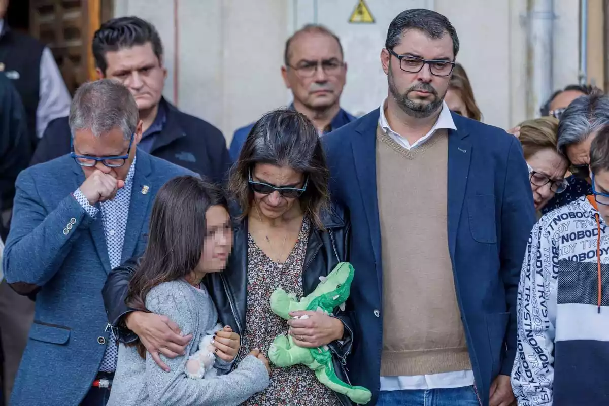 Minut silenci per Olivia, la nena assassinada per la seva mare a Gijón