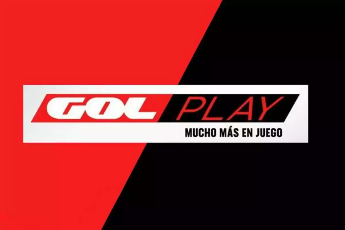 Logotip de Gol Play amb l’eslògan molt més en joc sobre un fons dividit en vermell i negre