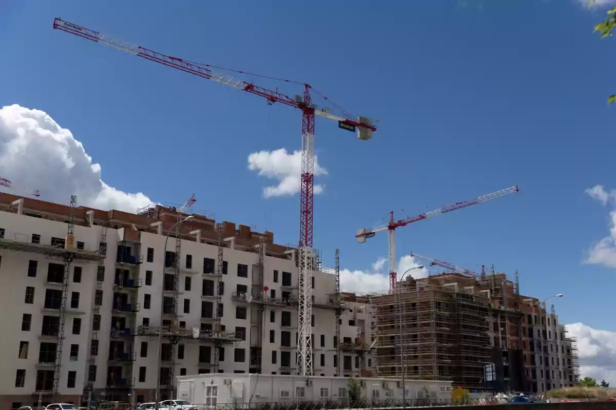 Obres en blocs d'habitatges, a 17 de maig de 2024, a Madrid
