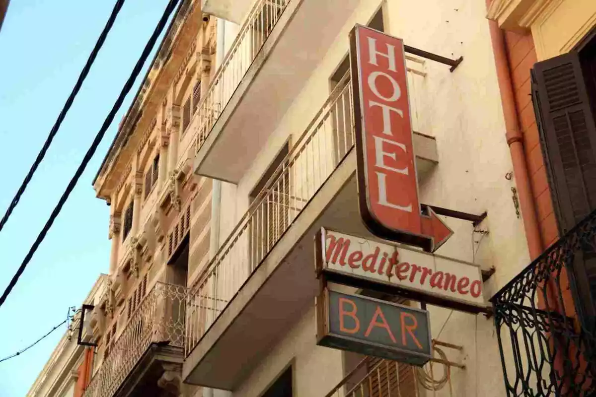 Imatge d'un hotel a Sant Feliu de Guíxols, el nom del qual és Mediterrani, que seria subhastat