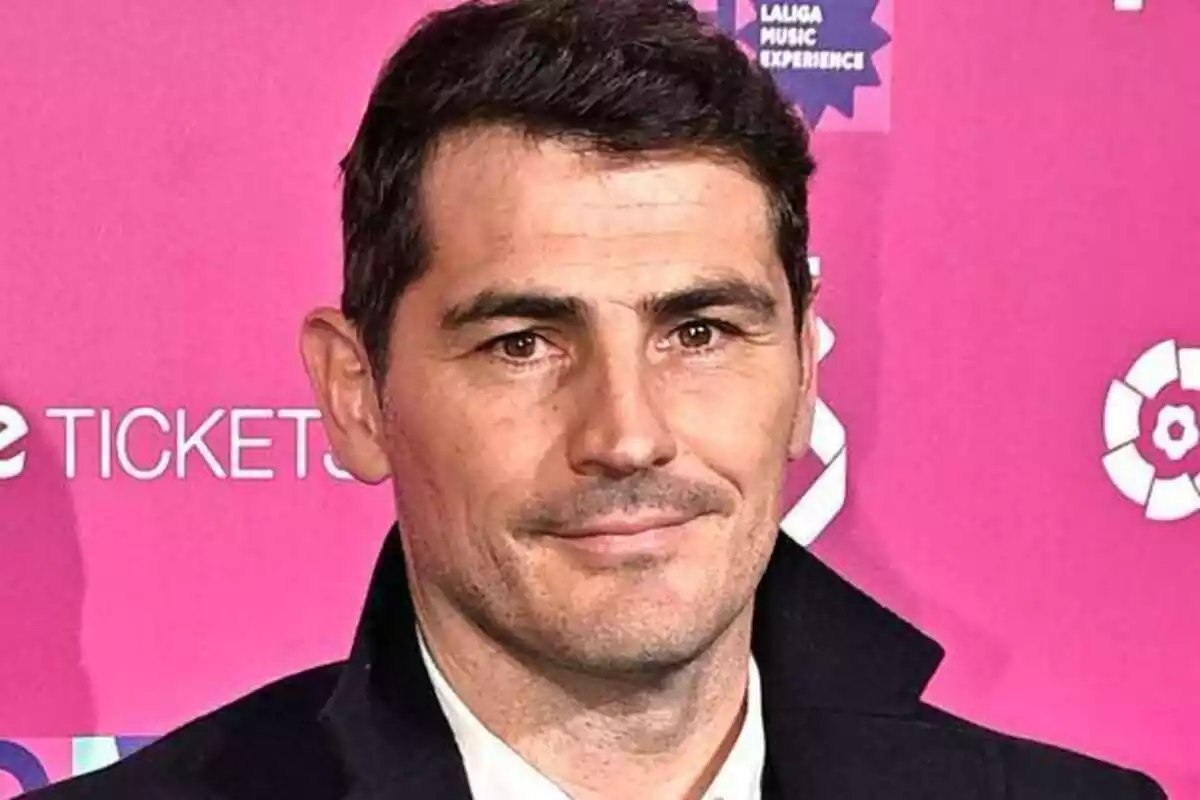 Primer pla d'Iker Casillas somrient a 'OMG! La Liga Music Experience'