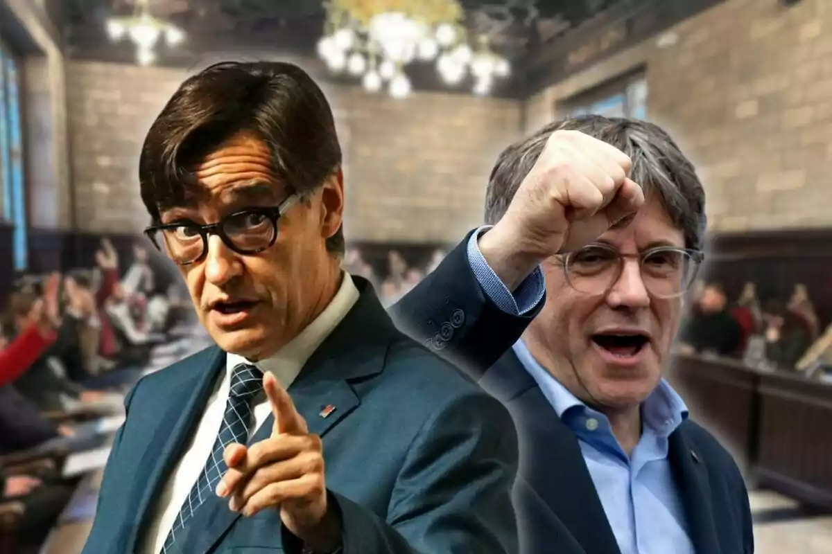 Dos homes amb ulleres i vestit en primer pla, un assenyalant amb el dit i l'altre aixecant el puny, amb un fons de persones en una sala de reunions.