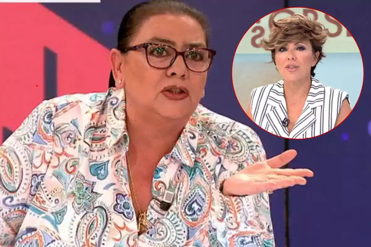 Una dona amb ulleres i camisa estampada gesticula mentre parla en un programa de televisió amb un requadre que mostra una altra dona amb cabells curts i vestimenta de ratlles.