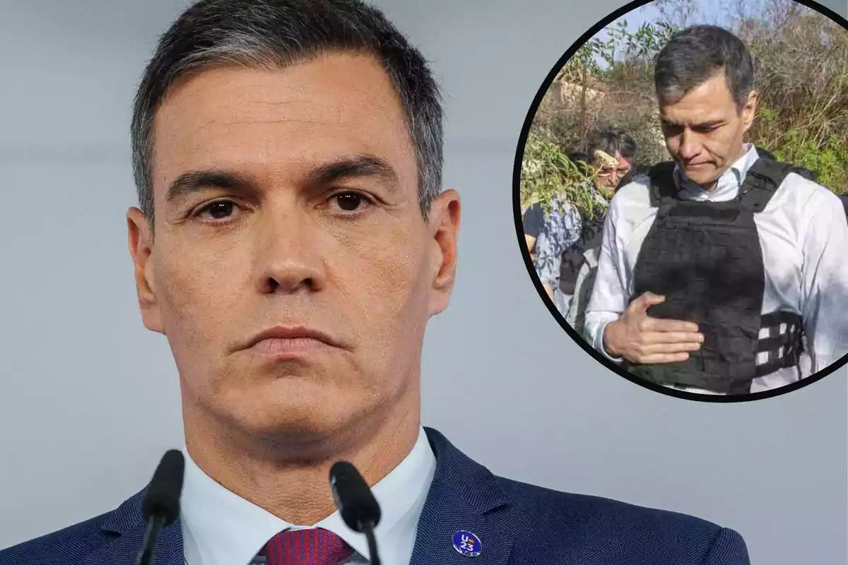 Primer pla de Pedro Sánchez en un muntatge amb una foto seva en un viatge a Israel