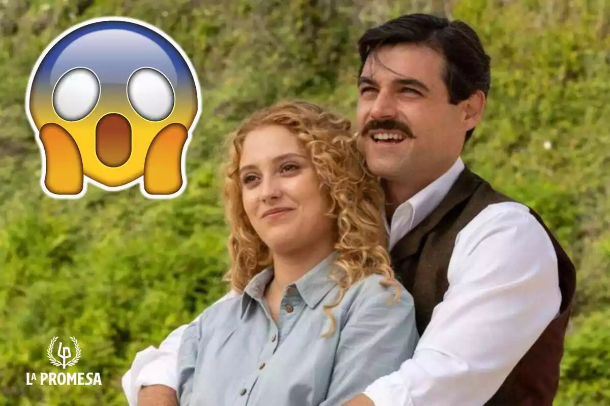 Captura de pantalla de la sèrie 'La Promesa' amb Jana i Manuel abraçats feliços i, al costat, un emoji de sorpresa