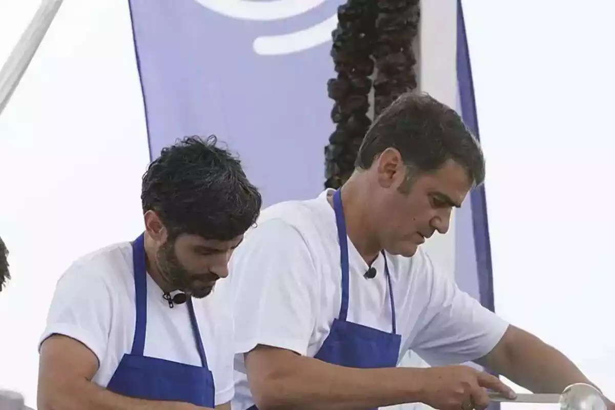 Jesulín d'Ubrique cuinant amb rostre concentrat en el rodatge del programa 'Masterched Celebrity 8' a Formentera Jesulín d'Ubrique cuinant amb rostre concentrat en el rodatge del programa 'Masterched Celebrity 8' a Formentera