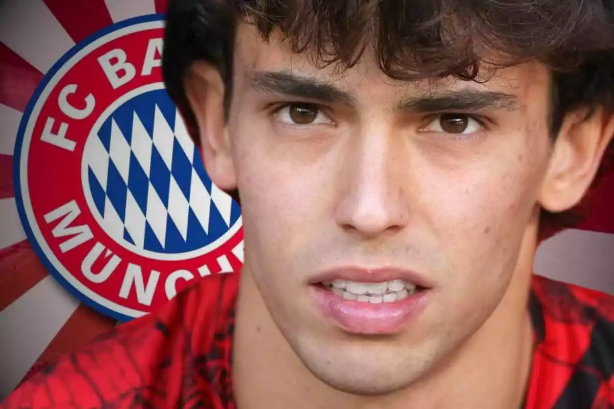 Joao Félix en primeríssim primer pla mirant al capdavant amb l'escut del Bayern Munic al fons