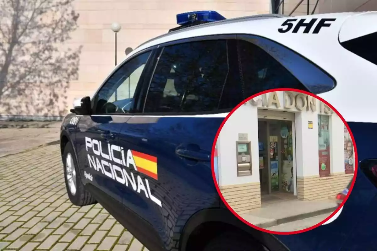 Un cotxe de la Policia Nacional, i al cercle, la porta del negoci en què van passar els fets