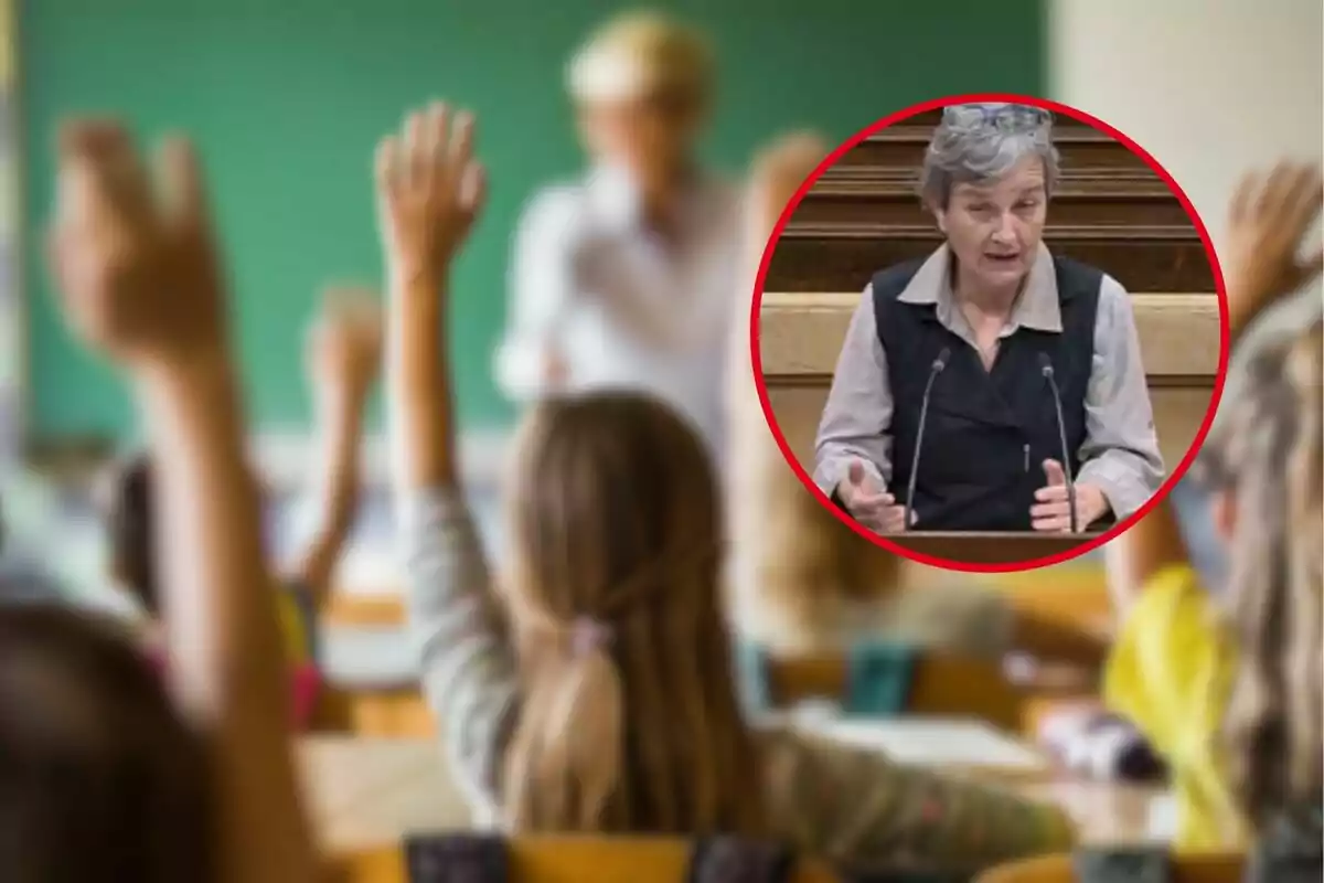 Una persona parlant a un podi dins d'un cercle superposat sobre una imatge d'estudiants aixecant la mà en una aula.