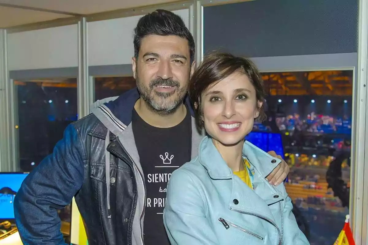 Fotografía de Tony Aguilar y Julia Varela como comentaristas de Eurovisión en La 1