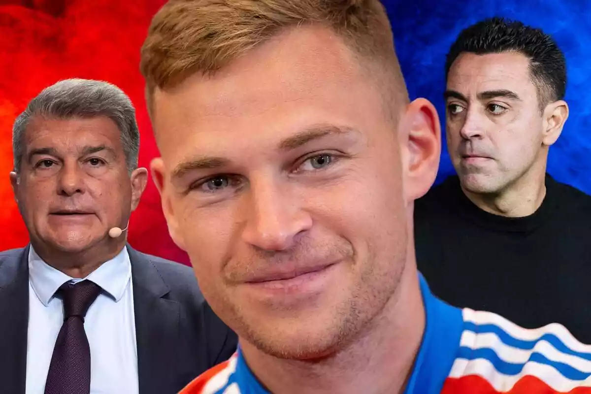 Joshua Kimmich amb Xavi Hernández i Joan Laporta als costats mentre somriu