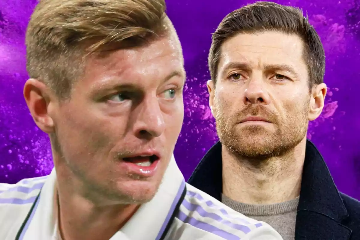 Toni Kroos mira de reüll Xabi Alonso sobre un fons lila