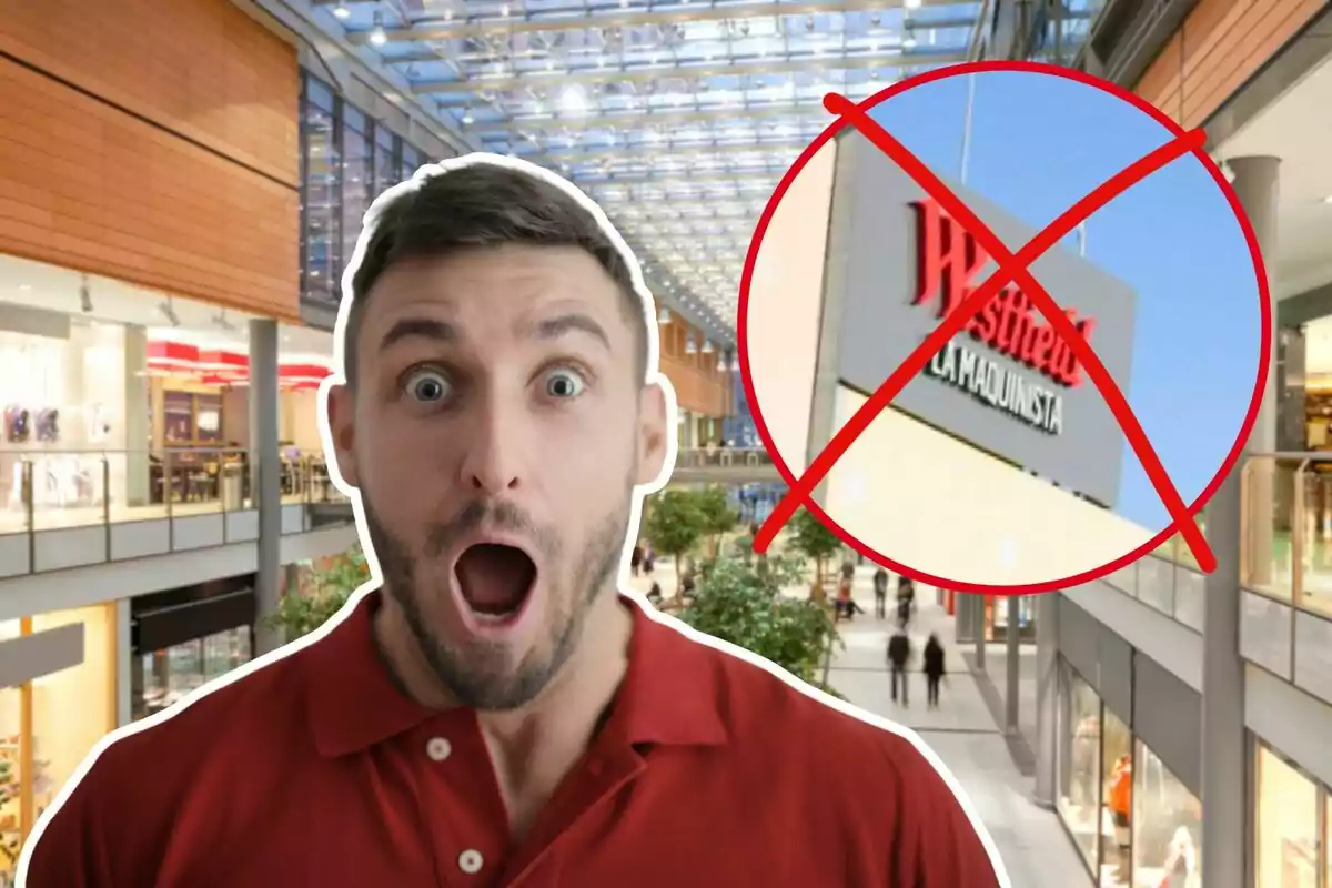 Un home amb expressió de sorpresa en un centre comercial amb un cartell ratllat al fons.