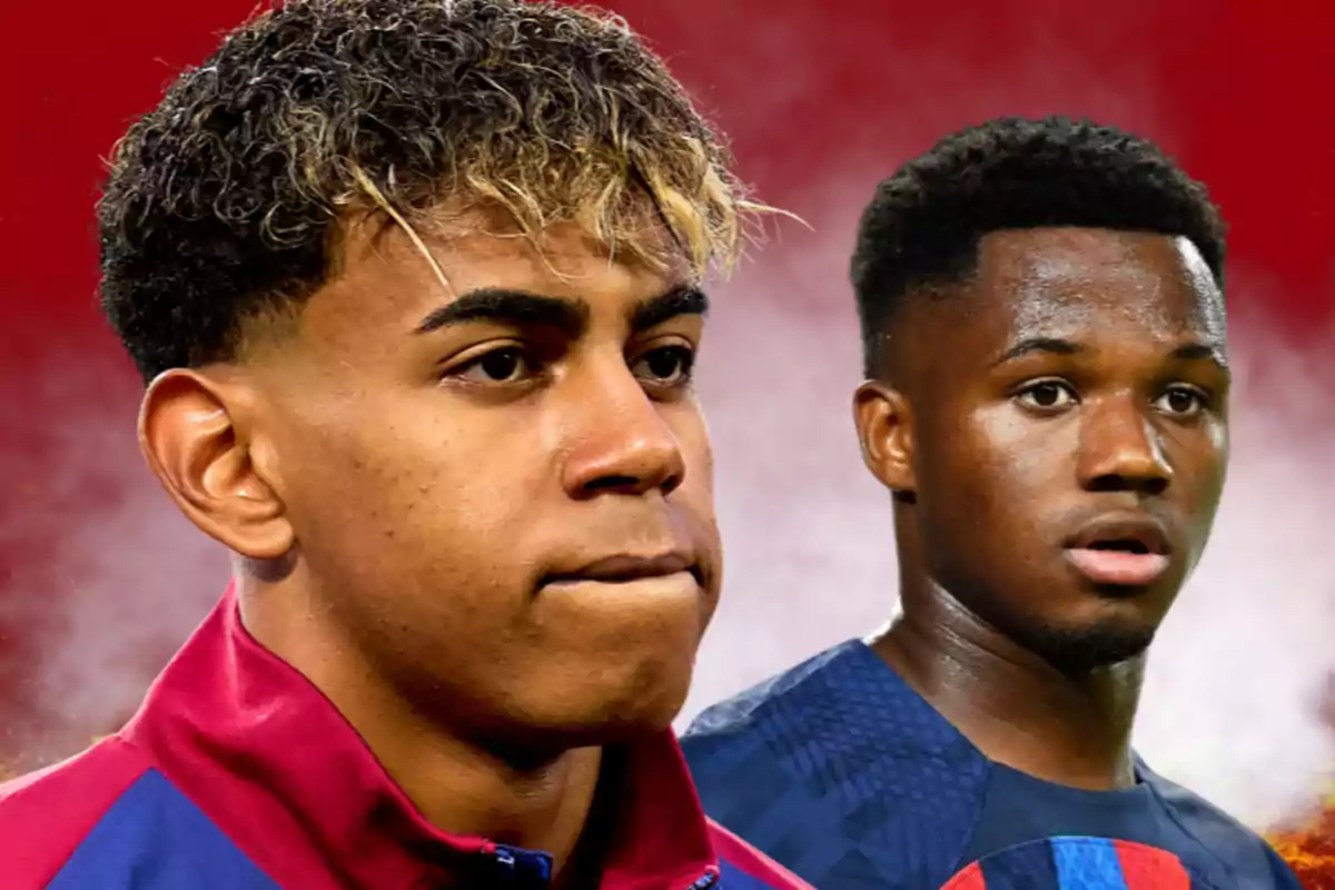 Dos joves futbolistes amb expressió seriosa i fons vermell difuminat