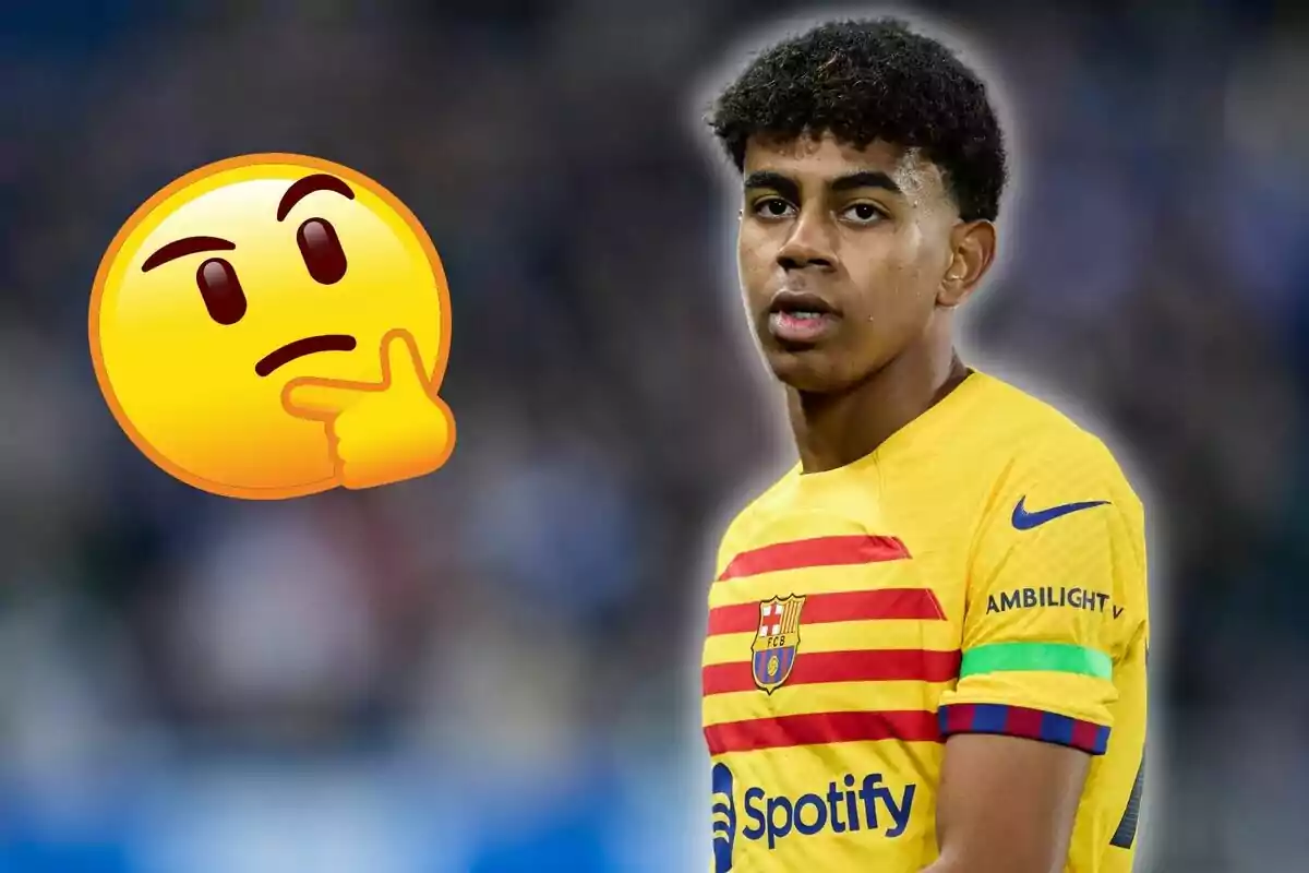 Un jugador de futbol amb la samarreta del FC Barcelona i un emoji pensatiu al costat.