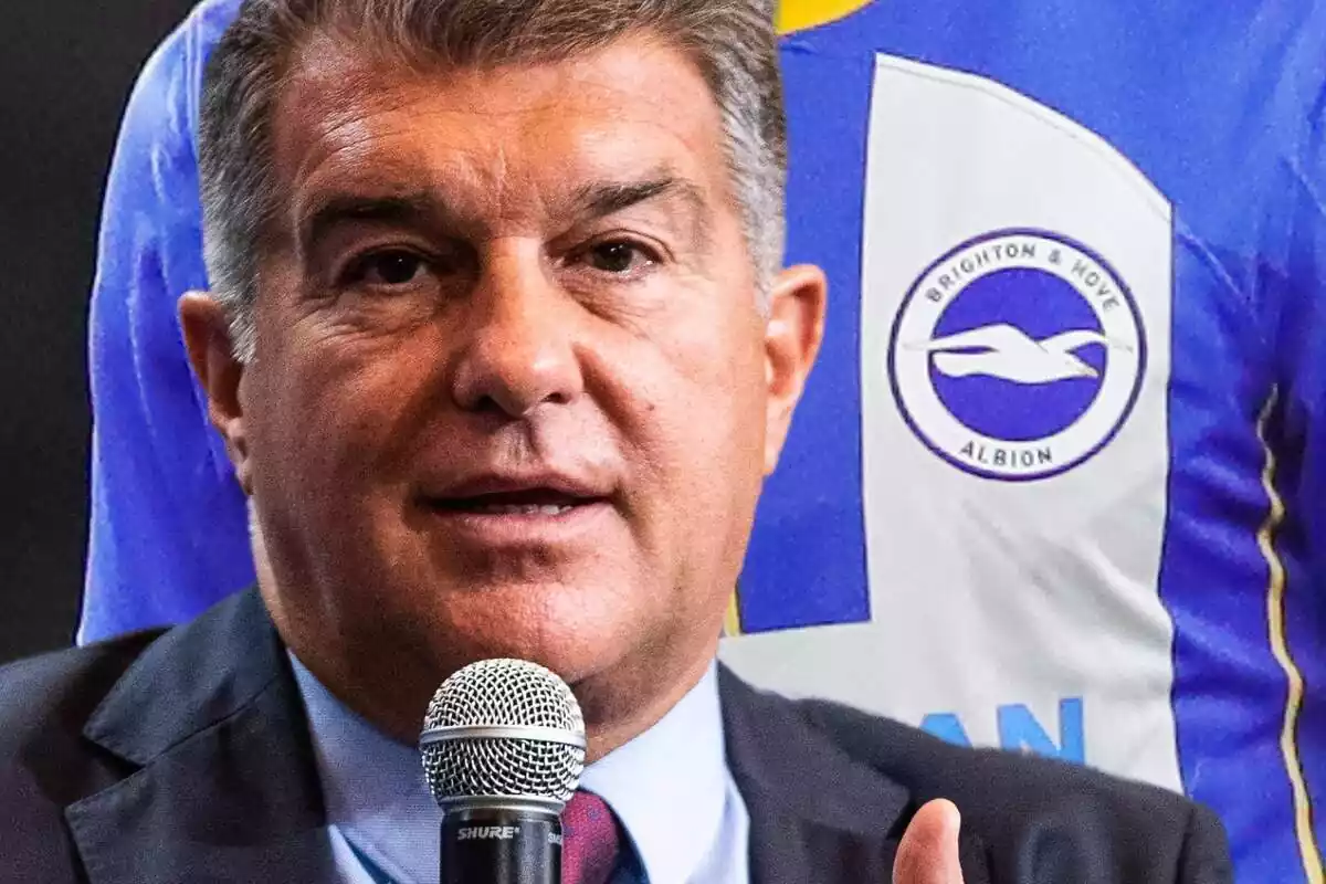 Joan Laporta amb un micròfon al costat d?una samarreta del Brighton