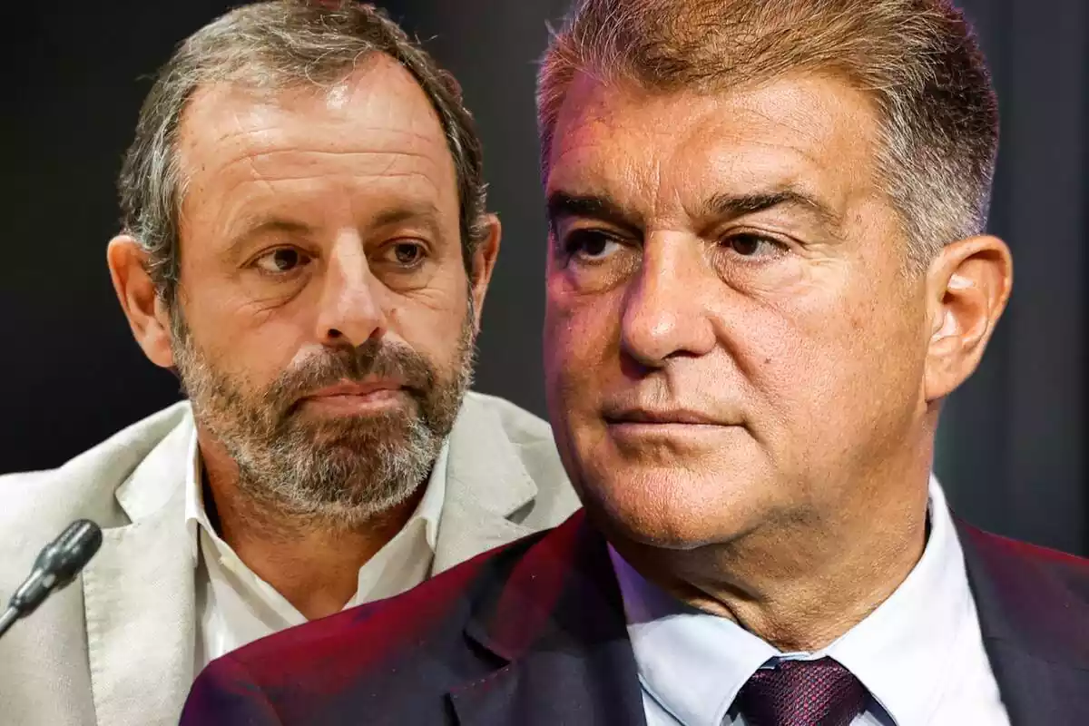 Joan Laporta mirant cap a un costat al costat de Sandro Rosell que li torna la mirada