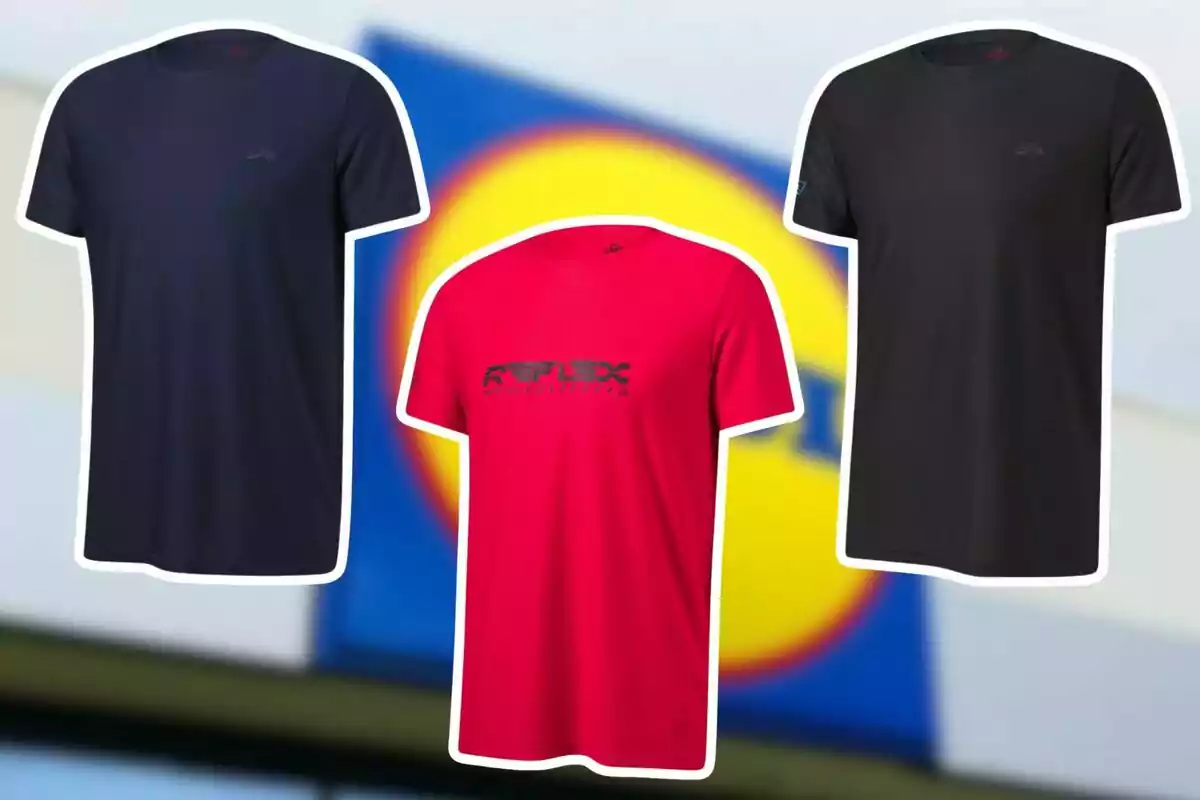 Tres samarretes de diferents colors (blau marí, vermell i negre) amb un fons borrós que sembla el logotip d'una botiga. Tres samarretes de diferents colors (blau marí, vermell i negre) amb un fons borrós que sembla el logotip d'una botiga.