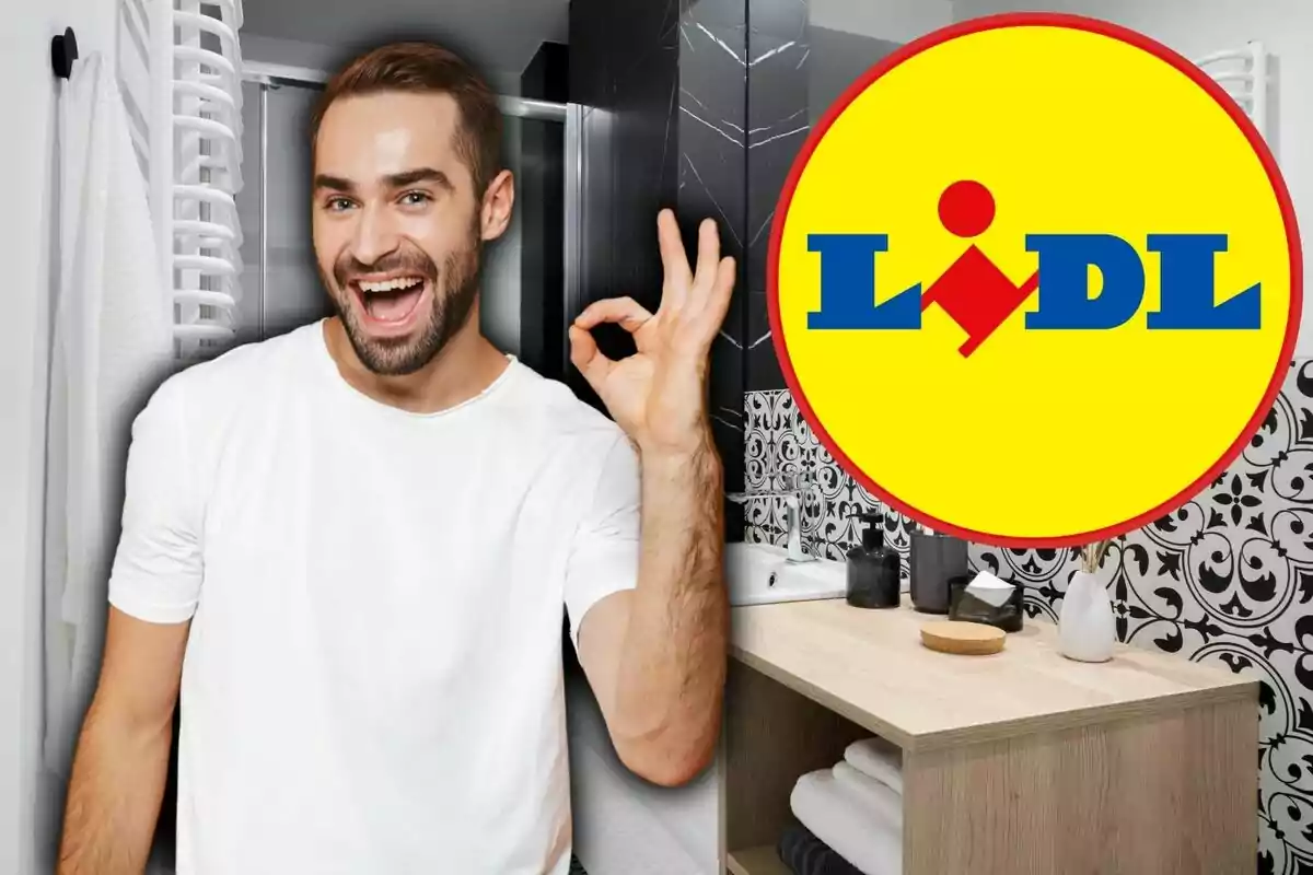 Un home somrient amb samarreta blanca fa un gest de "ok" amb la mà davant d'un bany modern i el logotip de Lidl.
