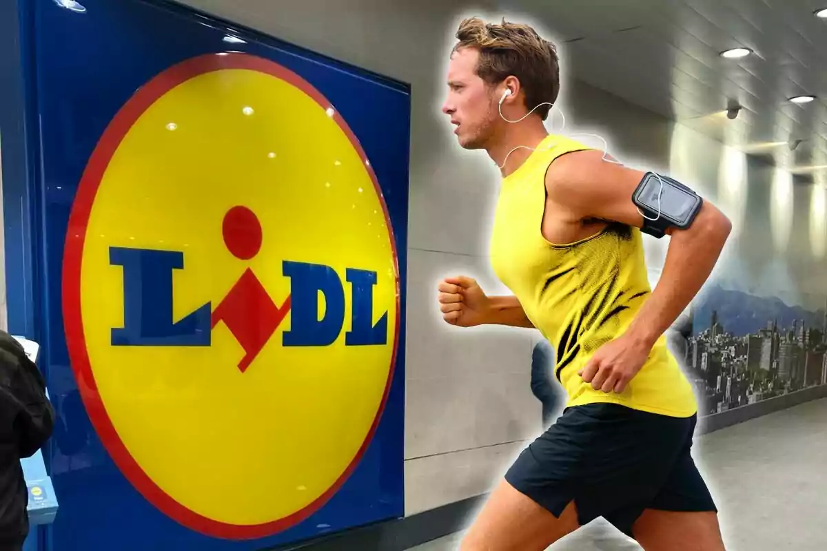 Un home corrent amb roba esportiva groga i auriculars passa davant d'un cartell de Lidl.