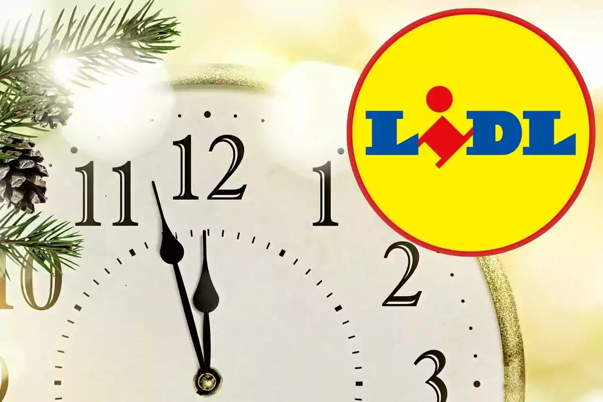 Un reloj marcando casi las doce con decoración navideña y el logo de Lidl en la esquina superior derecha.