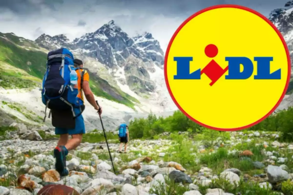 Persona haciendo senderismo en un paisaje montañoso con el logotipo de Lidl superpuesto.