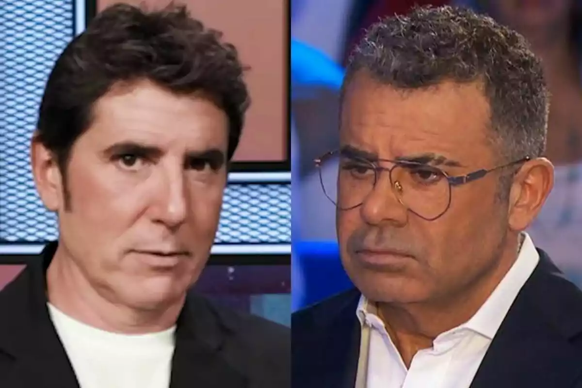 Dos hombres en un programa de televisión, Manel Fuentes en ¡Salta! con cabello oscuro y Jorge Javier Vázquez en Hay una cosa que te quiero decir con cabello rizado y gafas.