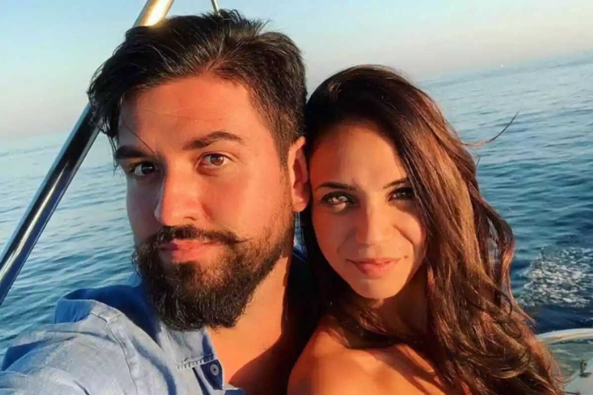 Post de Manu Sánchez a Instagram fent-se un selfie amb la seva parella, Lorena Sánchez, en un vaixell el 7 d'agost de 2019