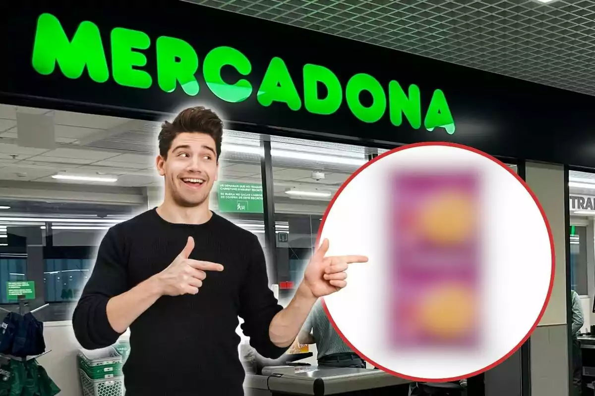 Un home somrient assenyala un producte borrós dins d'un cercle vermell davant d'una botiga Mercadona.