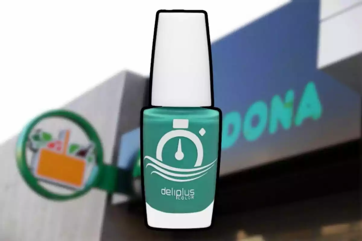 Deliplus Color nail polish in front of a store.