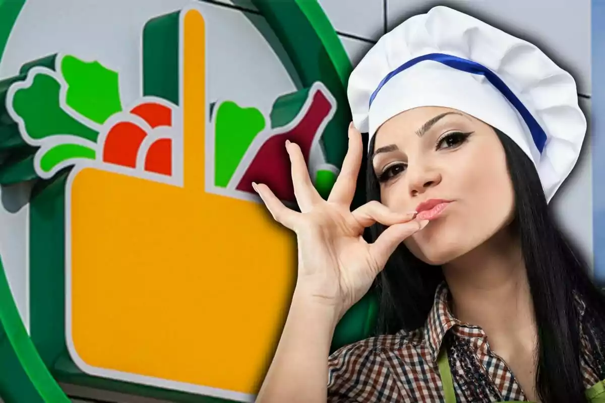 Dona amb barret de xef fent un gest de satisfacció davant d’un logotip de supermercat amb verdures i una ampolla