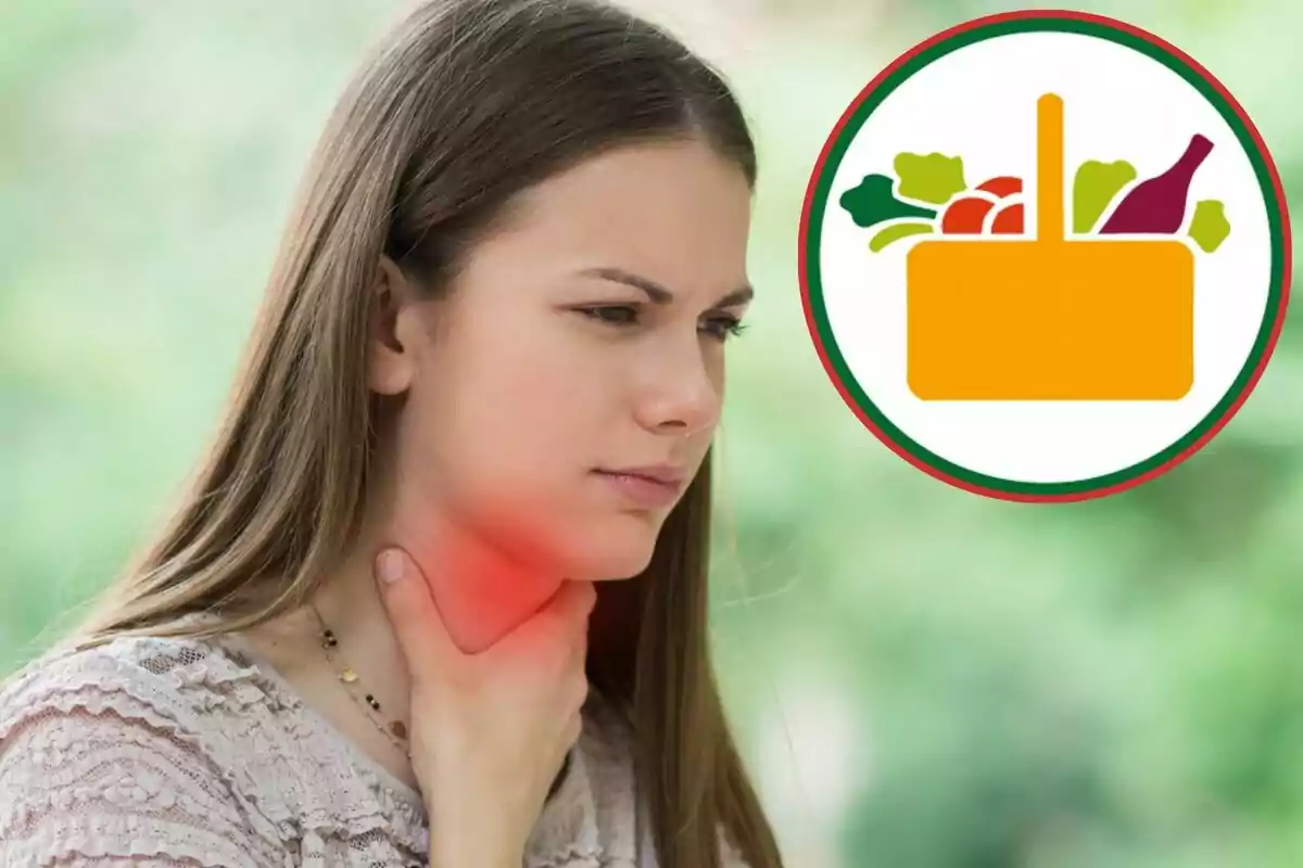 Mujer con dolor de garganta tocándose el cuello con un gráfico de alimentos saludables al lado.