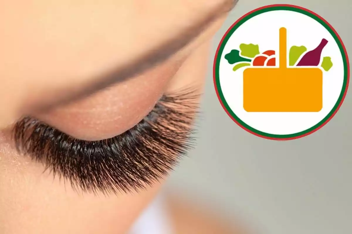 Un ull tancat amb pestanyes llargues i un logotip d'una cistella de la compra amb aliments. Un ull tancat amb pestanyes llargues i un logotip d'una cistella de la compra amb aliments.