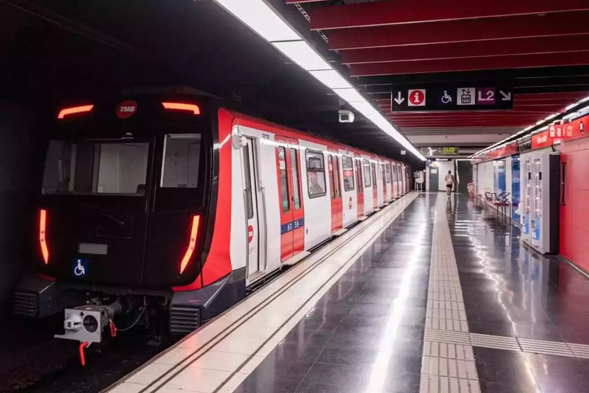 Imatge d'un tren del metro de Barcelona