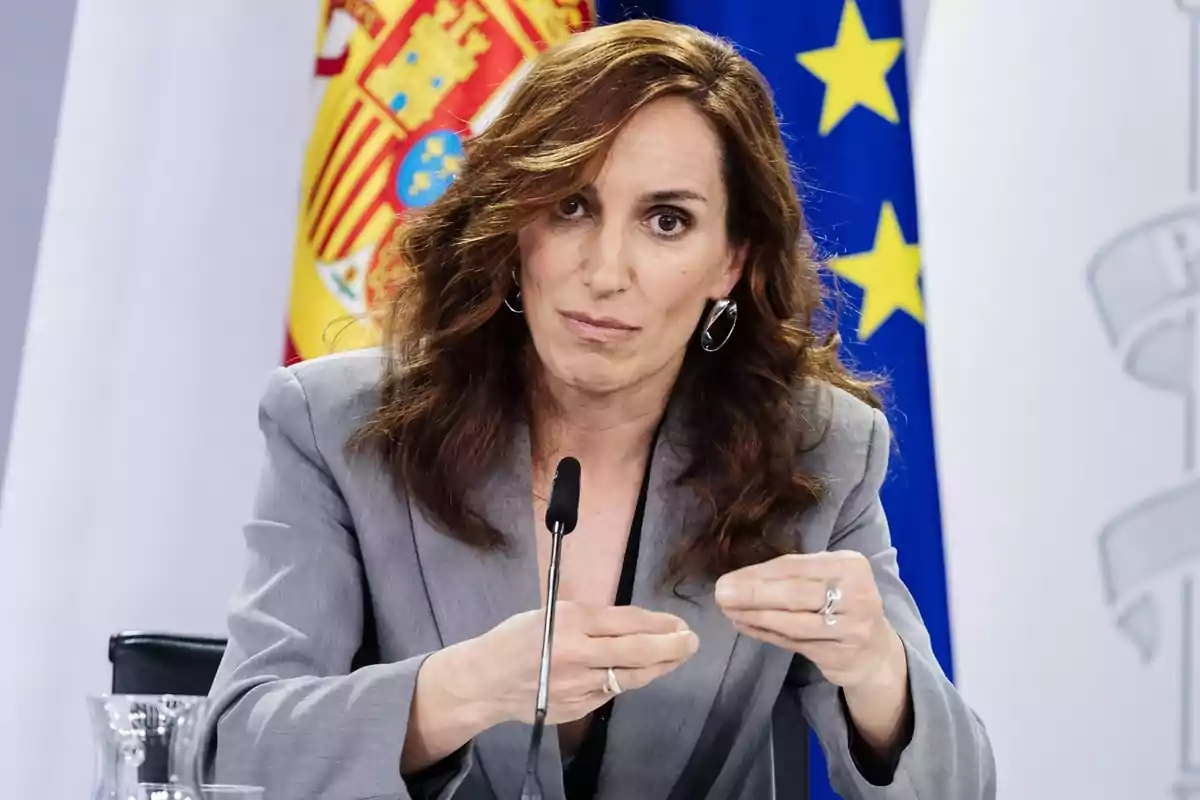 La ministra de Sanitat, Mónica García, durant una roda de premsa posterior a la reunió del Consell de Ministres, el 14 de maig del 2024, a Madrid (Espanya)