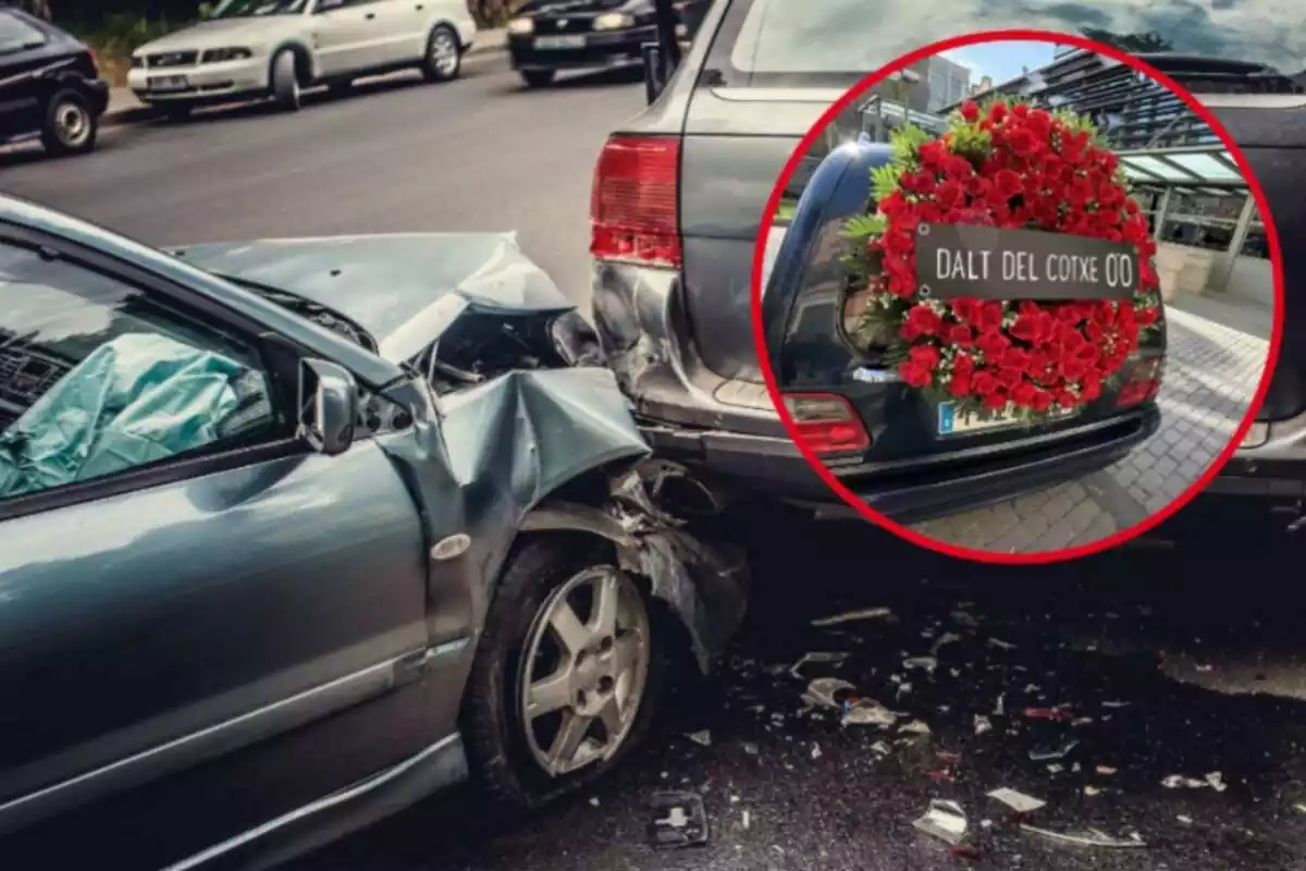 Muntatge d´un accident de cotxe i un cotxe funerari amb una corona de flors